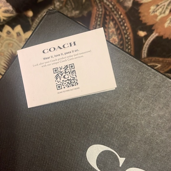 Coach slides like new! - Picture 7 of 9